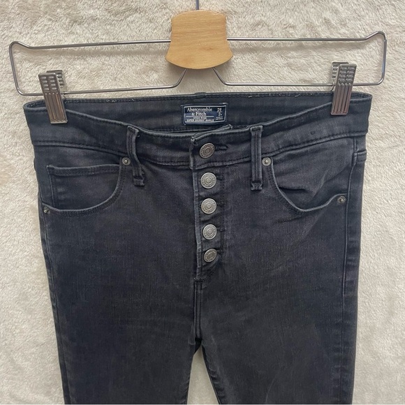 Abercrombie & Fitch high rise super skinny jeans women’s size 26/2 black grunge - Picture 5 of 7